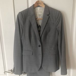 BR Lightweight wool suit in gray Sz 10